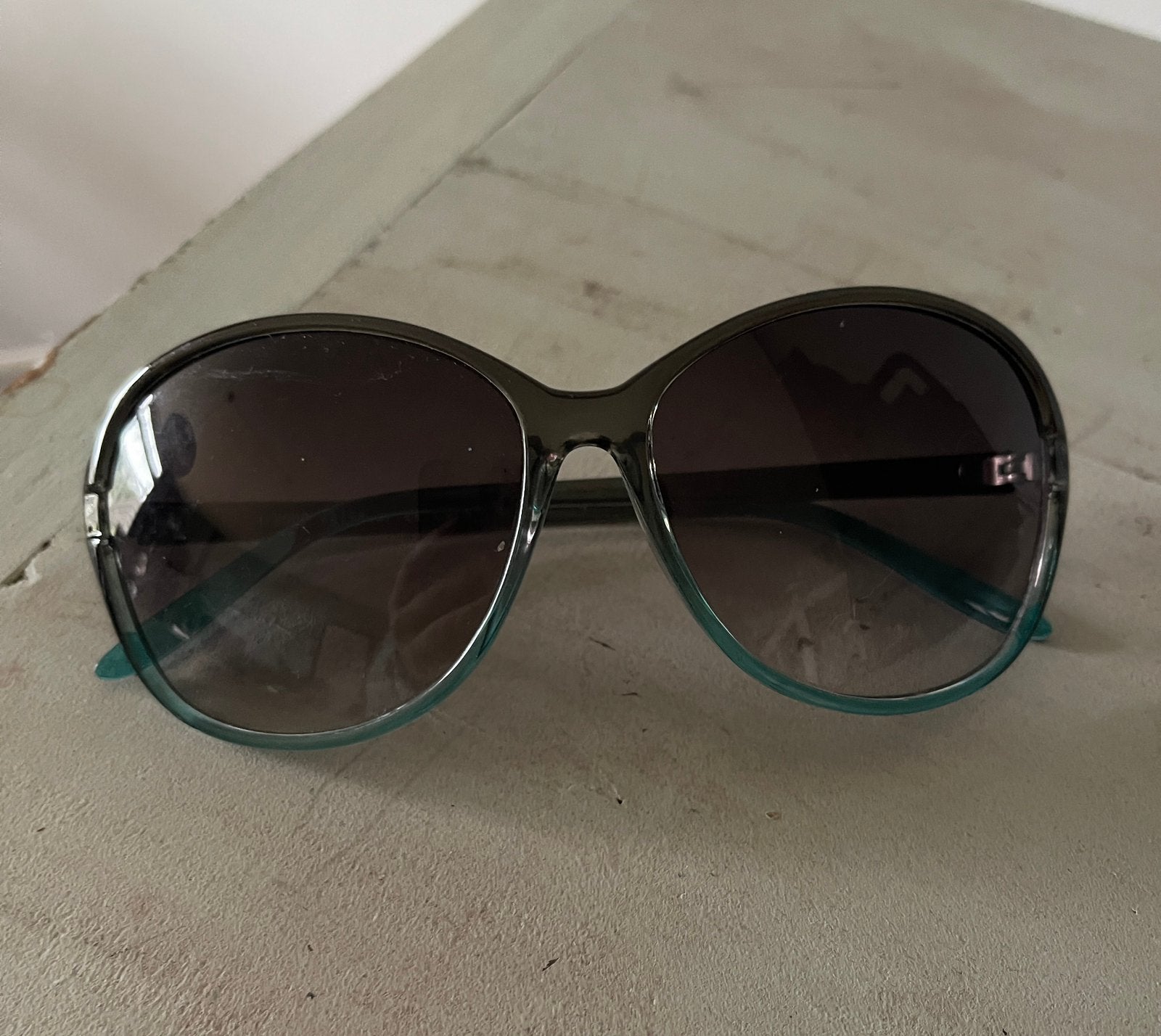 Zonnebril met turquoise details, Overige merken, Zonnebril, Blauw, Ophalen of Verzenden
