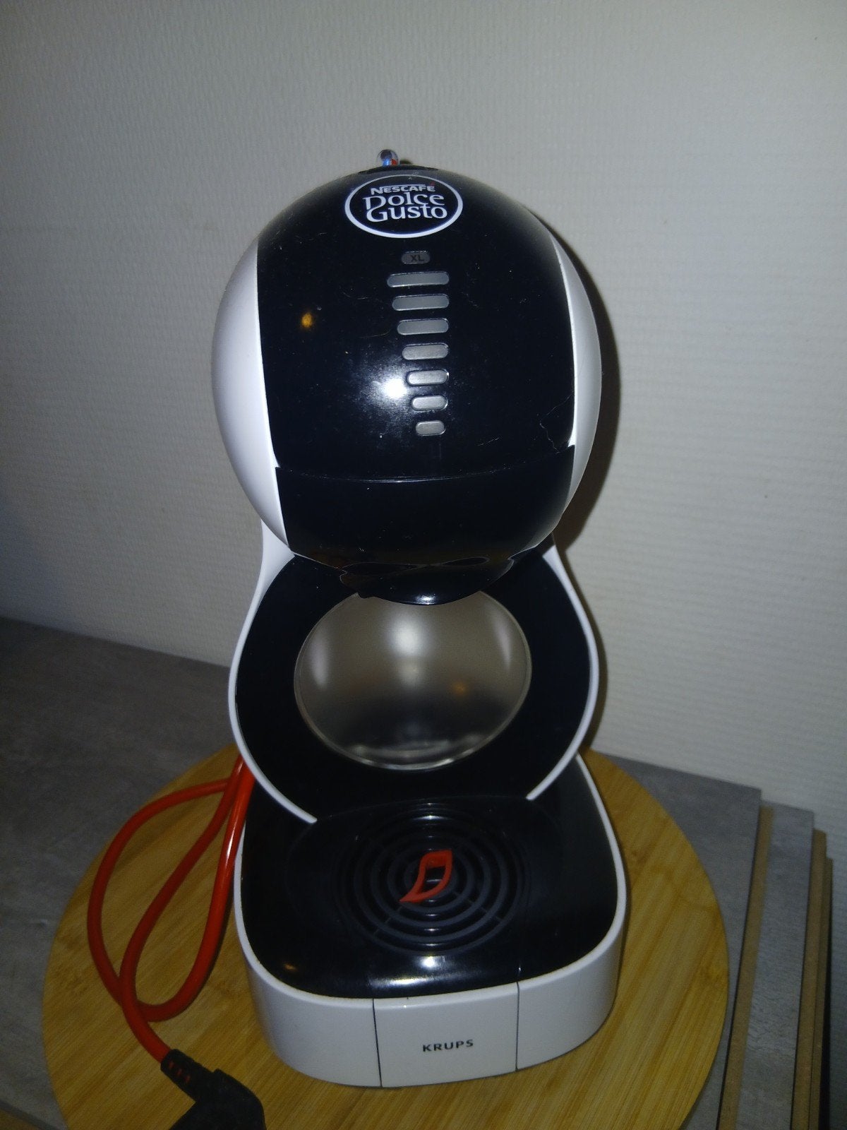 Nescafé Dolce Gusto Krups koffiezetapparaat, Witgoed en Apparatuur, Koffiezetapparaten, Koffiepads en cups, Gebruikt, Koffiemachine