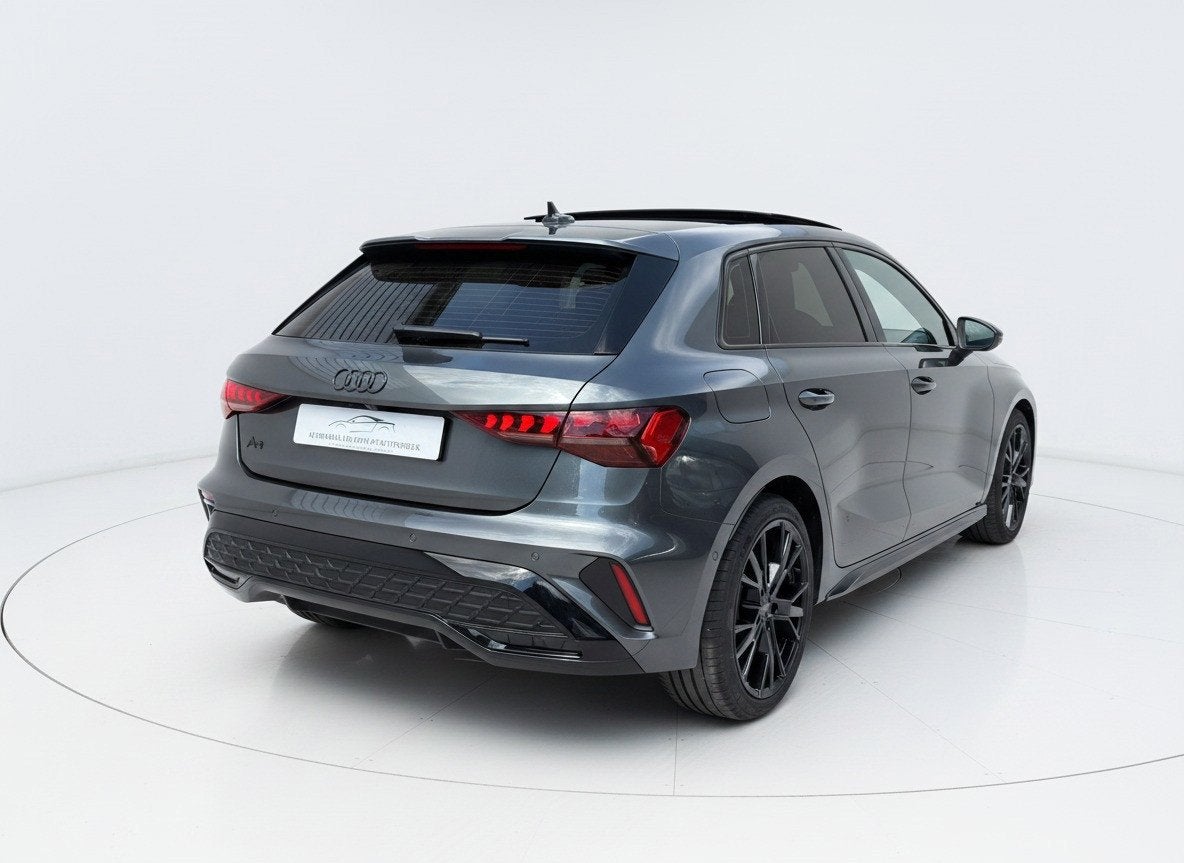 Audi A3 Sportback 35 TFSI S edition - Panorama - Sonos - Mat, Auto's, Zwart, 4 cilinders, Leder en Stof, Origineel Nederlands