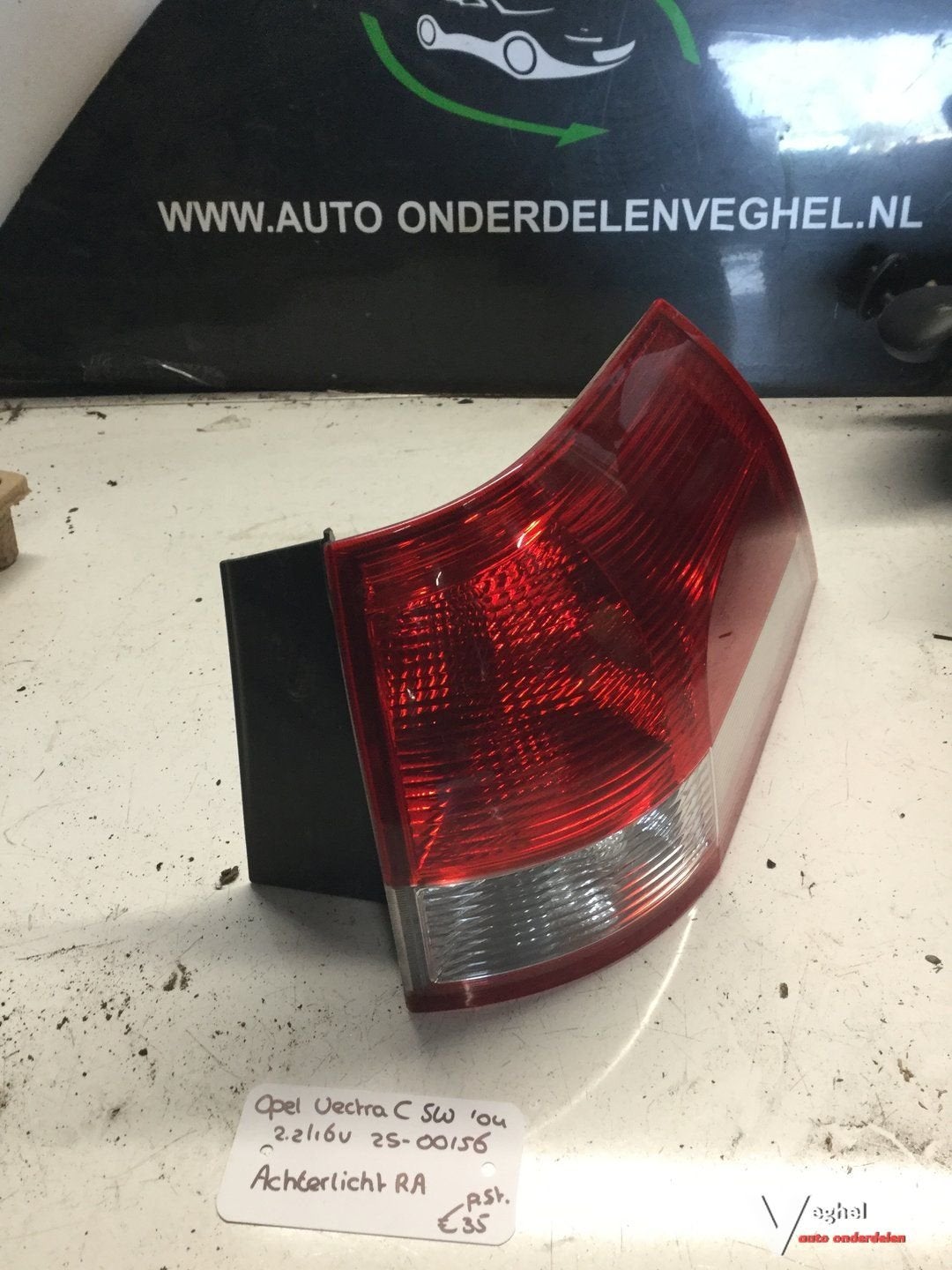 Opel Vectra C Station 2.2 16v 2004 2500116 Achterlicht Recht