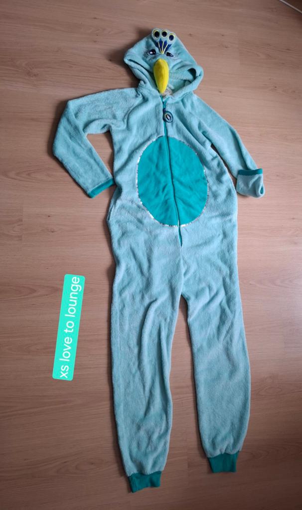 onesie is een pauw-kigurumi van het merk Love to Lounge xs, Ophalen of Verzenden, Zo goed als nieuw, Maat 34 (XS) of kleiner