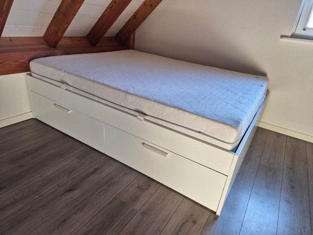 IKEA BRIMNES bedframe 160x200, Huis en Inrichting, Slaapkamer | Bedden, Ophalen, Wit, Tweepersoons, Zo goed als nieuw