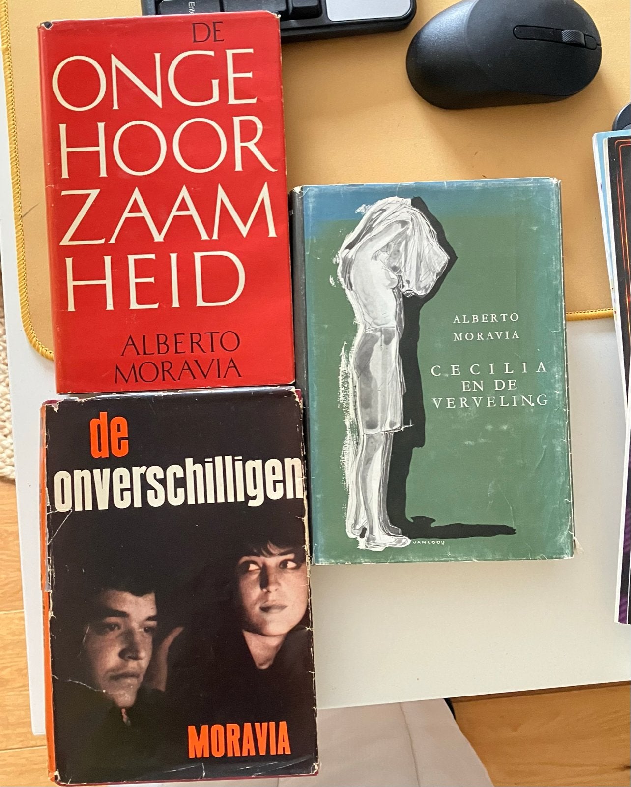 Alberto Moravia Boeken: De Ongehoorzaamheid, De Onverschilli, Ophalen of Verzenden, Gelezen, Europa overig