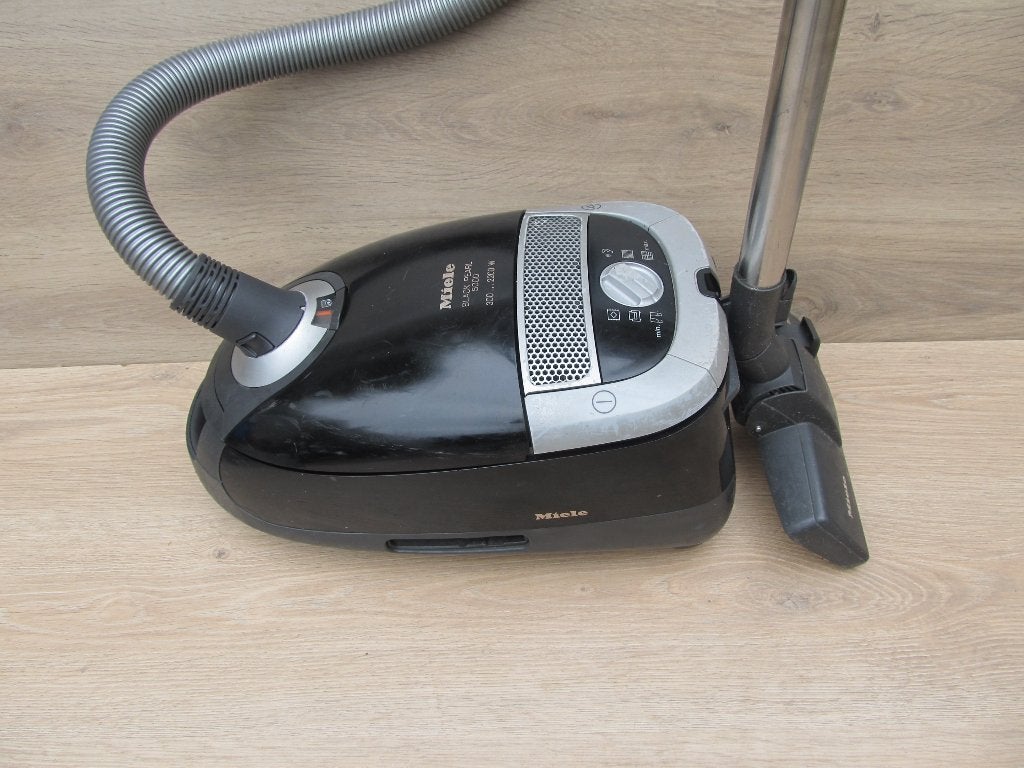 Zeer krachtige 2200 watt Miele Black Pearl 5000 stofzuiger, Gebruikt, Miele, 2000 watt of meer, Sledestofzuiger