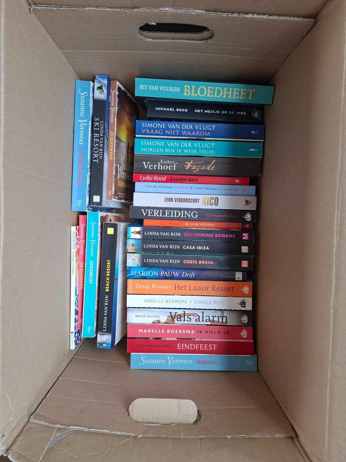 Grote collectie boeken van diverse auteurs, Boeken, Ophalen, Gelezen, Diverse auteurs (o.a. Suzanne Vermeer, Linda van Rijn), Nederland