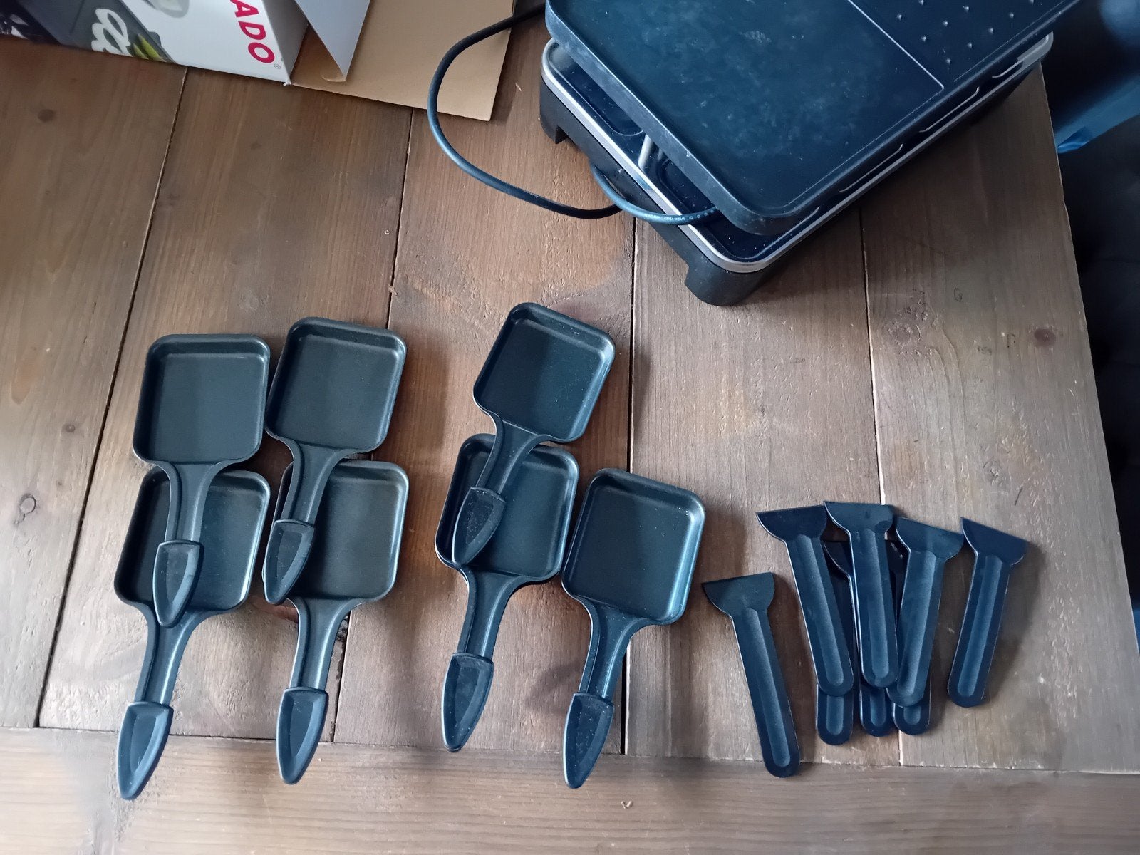 Tomado TM-1303, Witgoed en Apparatuur, Gourmetstellen, Ophalen of Verzenden, 4 t/m 7 personen