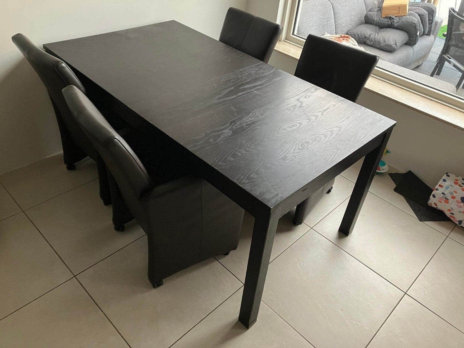 Zwarte eettafel Gratis af te halen in Roermond, Huis en Inrichting, Tafels | Eettafels, Gebruikt, 100 tot 150 cm, Modern, Vier personen