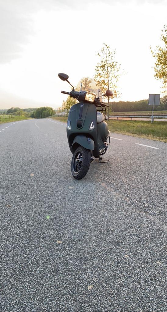 Vespa S (bouwjaar 2013), Fietsen en Brommers, Snorfietsen en Snorscooters, Gebruikt, Vespa, Benzine, Ophalen