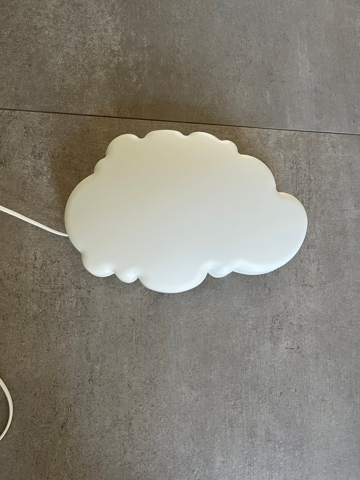 IKEA wolk lamp met lampje, Huis en Inrichting, Wit, Kunststof, Zo goed als nieuw, Ophalen of Verzenden