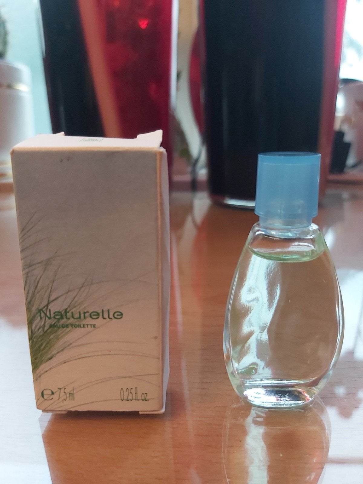 Yves Rocher Naturelle Eau de Parfum miniatuur 7,5 ml vintage, Verzamelen, Ophalen of Verzenden, Zo goed als nieuw, Miniatuur