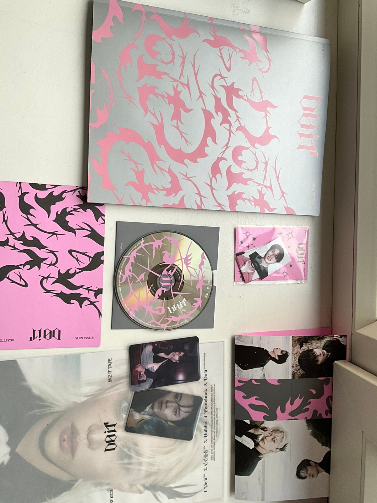 Stray kids DO IT album, Verzamelen, Muziek, Artiesten en Beroemdheden, Ophalen of Verzenden, Zo goed als nieuw, Foto of Kaart