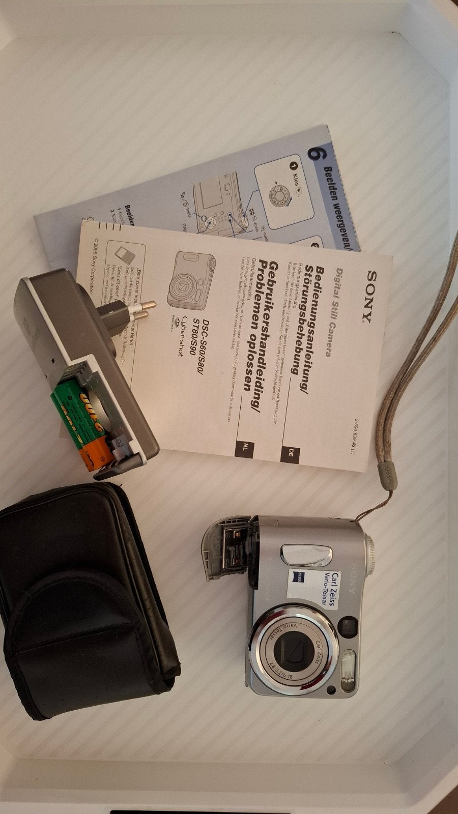 SONY Cyber-shot DSC-S60 Digitale Camera met Accessoires, Ophalen of Verzenden, Sony, Minder dan 4 keer