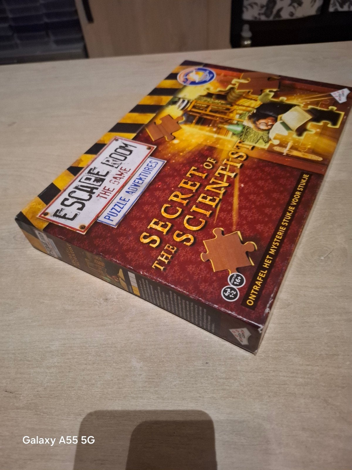 Escape Room The Game: Puzzle Adventures Secret of the Scien, Identity Games, Een of twee spelers, Ophalen of Verzenden, Zo goed als nieuw