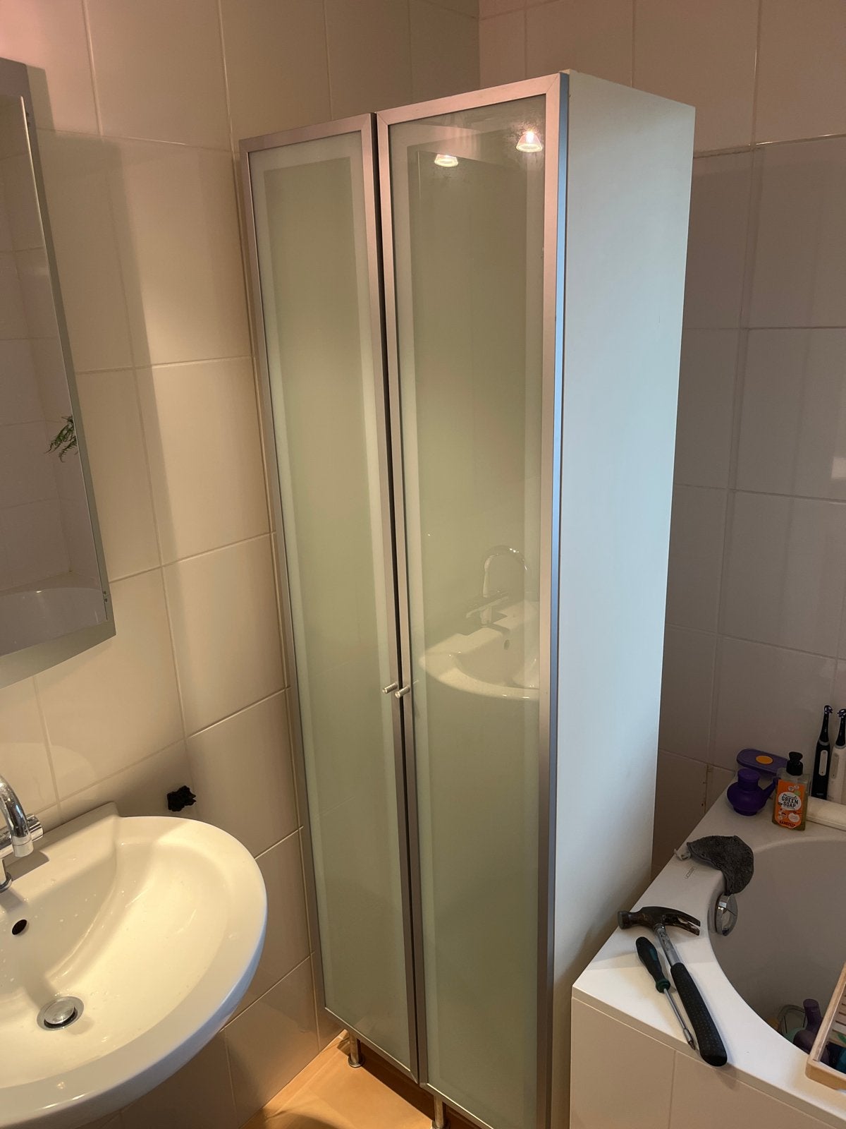 Badkamerkast met glazen schapjes, Ophalen, (Half)hoge kast, Minder dan 50 cm, Gebruikt