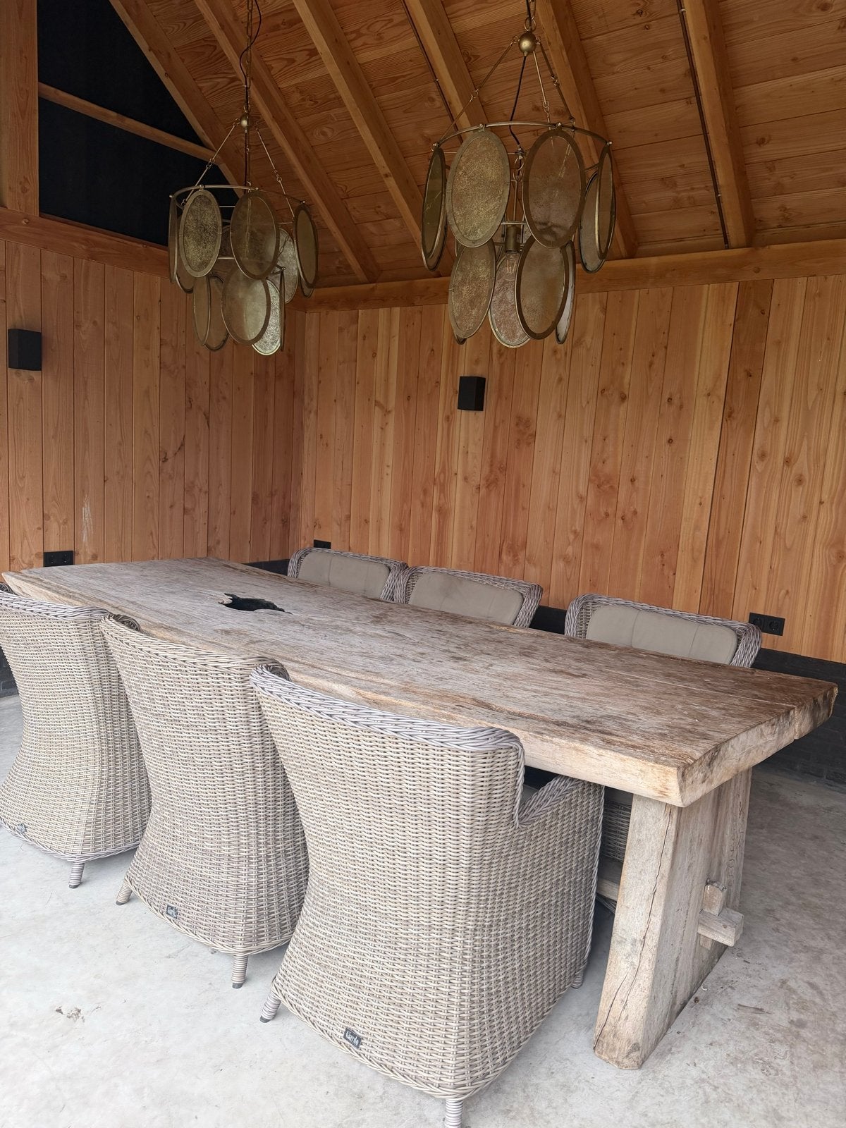 Robuuste houten eettafel voor buiten of binnen, Huis en Inrichting, Tafels | Eettafels, Ophalen, Gebruikt, Klooster/rustiek, 100 tot 150 cm