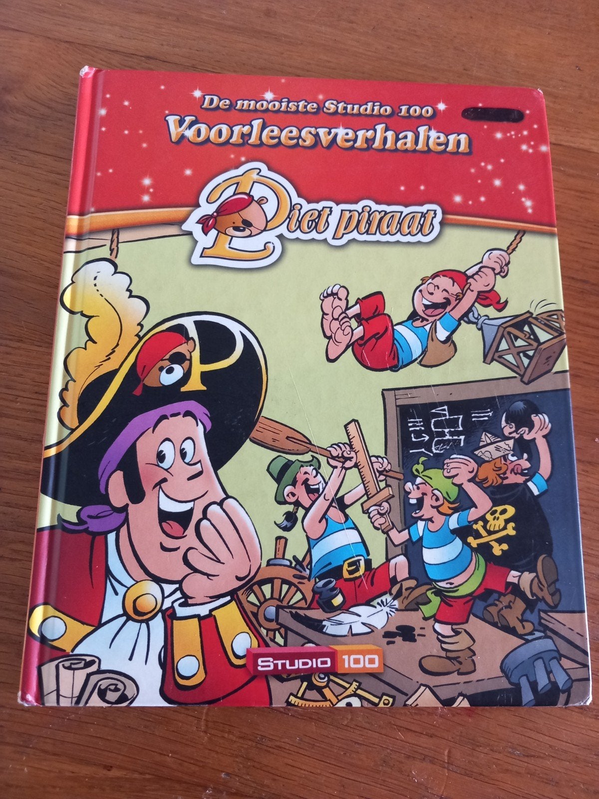 Piet Piraat Voorleesboek Studio 100 - Leesplezier!, Ophalen of Verzenden, Gelezen, Fictie algemeen, Voorleesboek