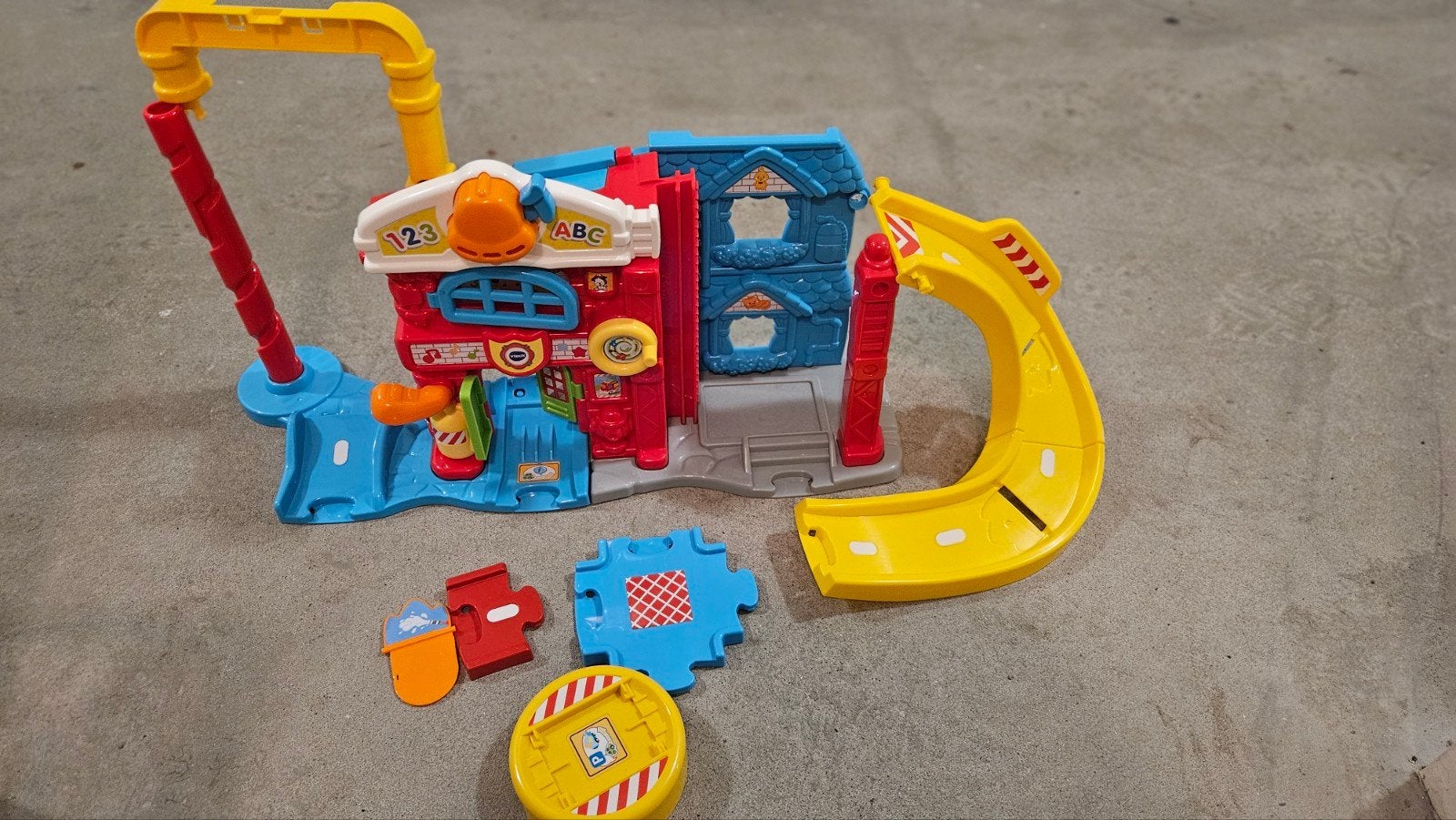 VTech Toet Toet Brandweerkazerne (excl. brandweerauto), Kinderen en Baby's, Speelgoed | Babyspeelgoed, Ophalen, Zo goed als nieuw