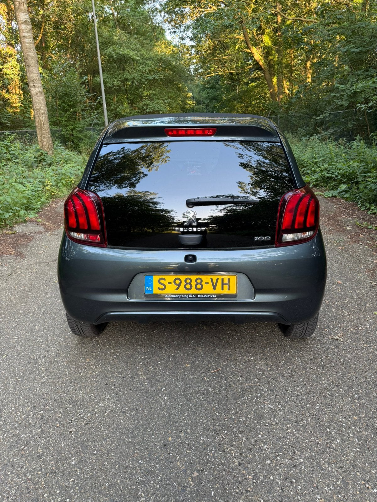 Foto 6 van Peugeot 108 1.0 E-vti 72pk 5D 2019 Grijs Cabrio Top Staat!