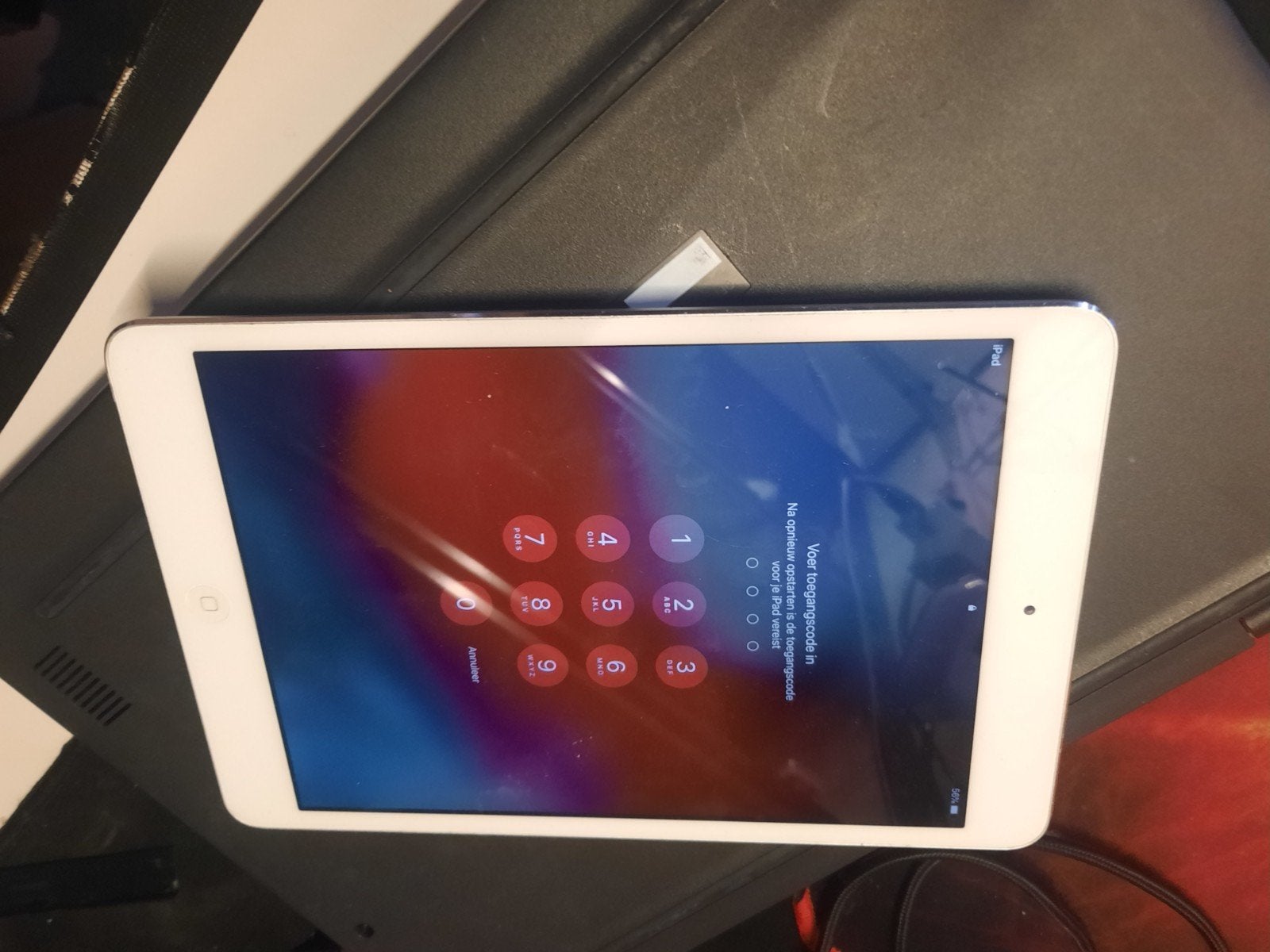Foto 4 van 2x Apple iPad Air 2 (A1566) 16GB Wi-Fi - Zilver