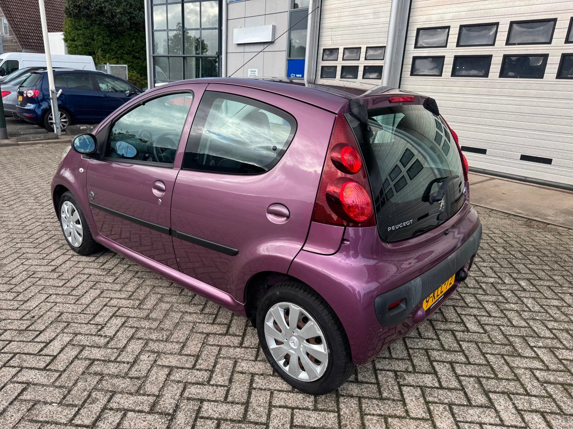 Peugeot 107 1.0 Envy Airco, Led, Toerenteller, Voorwielaandrijving, Euro 5, Gebruikt, Overige kleuren