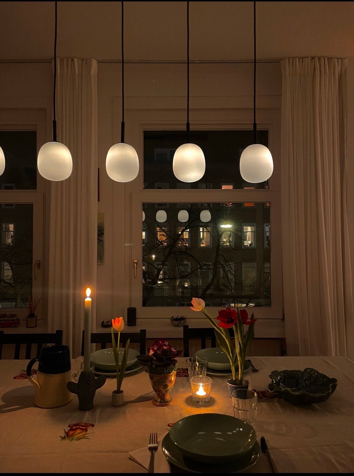 Moderne hanglamp met 5 melkglas bollen, Ophalen, Nieuw, Glas, E14 (klein)