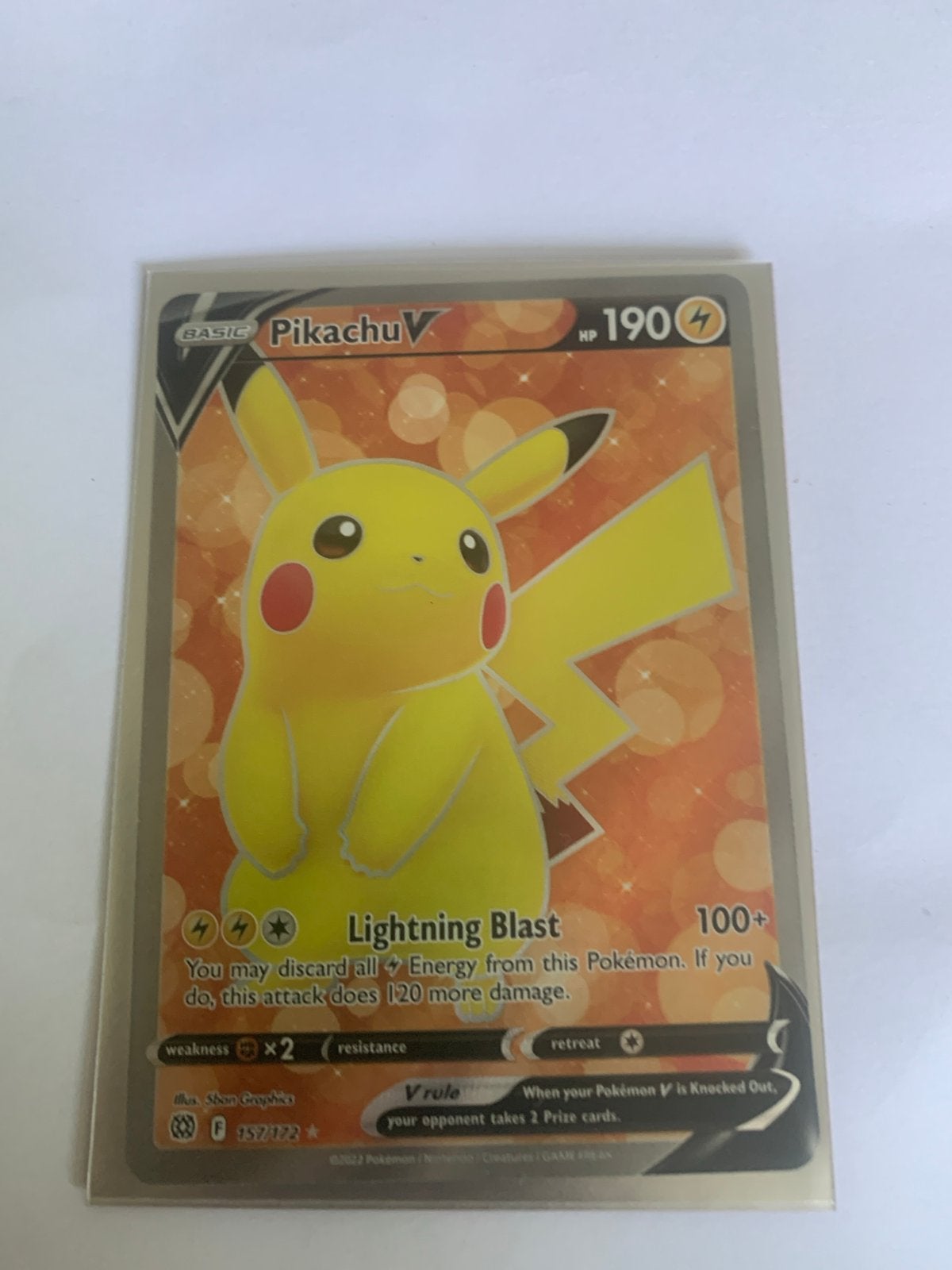 Pikachu V Pokémon kaart 157/172, Ophalen, Zo goed als nieuw, Losse kaart