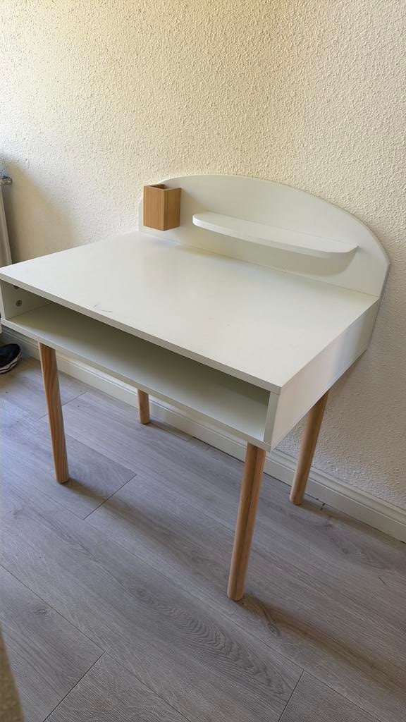 Kinder bureau, Kinderen en Baby's, Kinderkamer | Tafels en Stoelen, Ophalen, Zo goed als nieuw, Tafel(s)