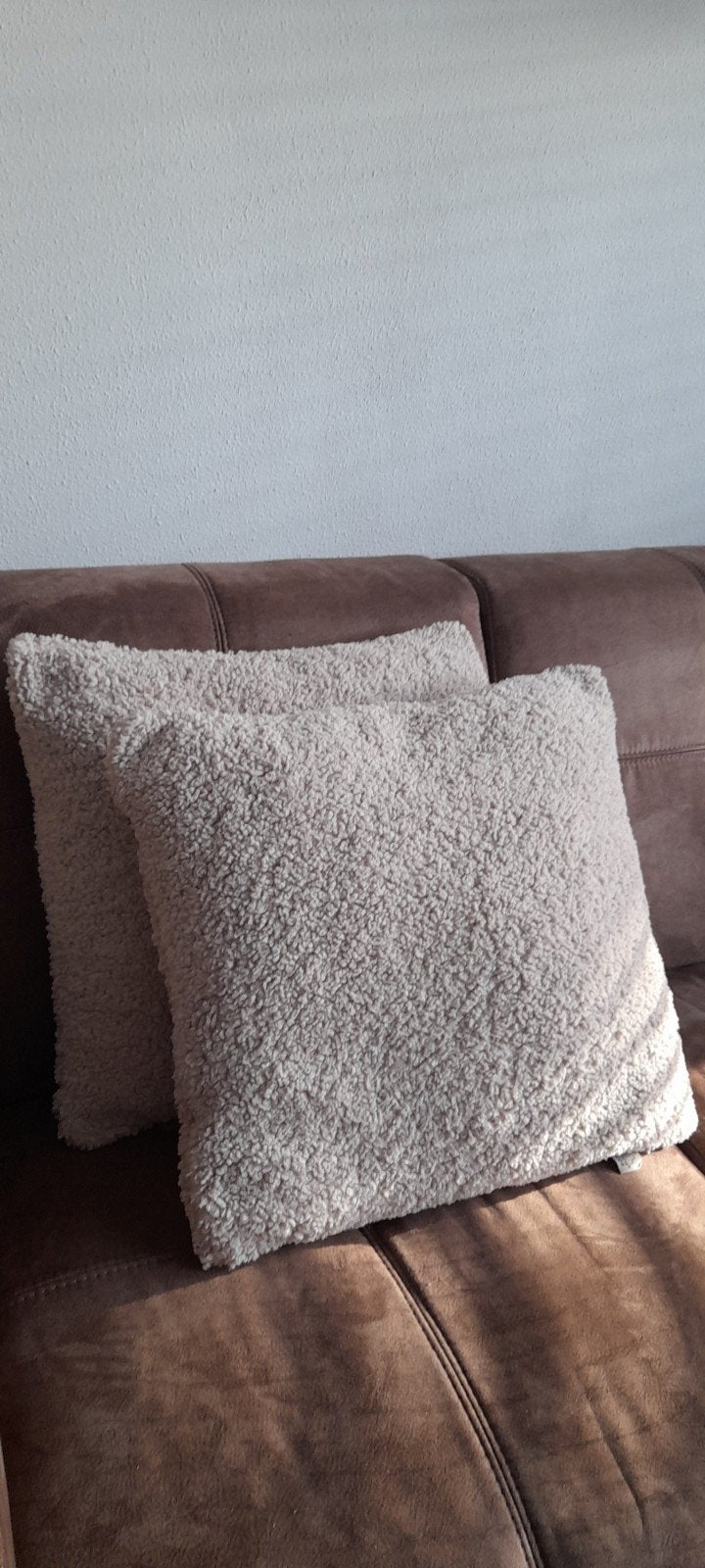 2x Dutch Decor Cara sierkussen teddy beige met binnenkussen, Inclusief binnenkussen, Beige, Vierkant, Ophalen of Verzenden