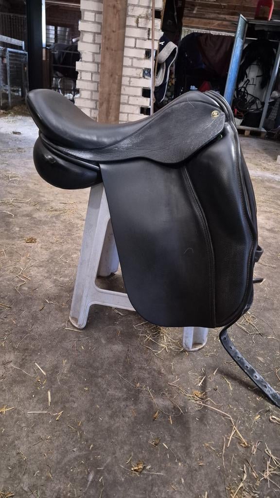 18 inch Hulsebos Dynamic 3 & Stübben Siegfried, Dieren en Toebehoren, Paarden en Pony's | Zadels, Ophalen, Zo goed als nieuw, Dressuur