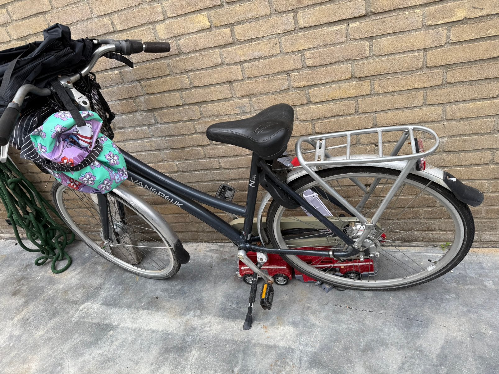 Fiets 28 ins, Fietsen en Brommers, Fietsen | Meisjes, Ophalen of Verzenden, Zo goed als nieuw, 26 inch of meer