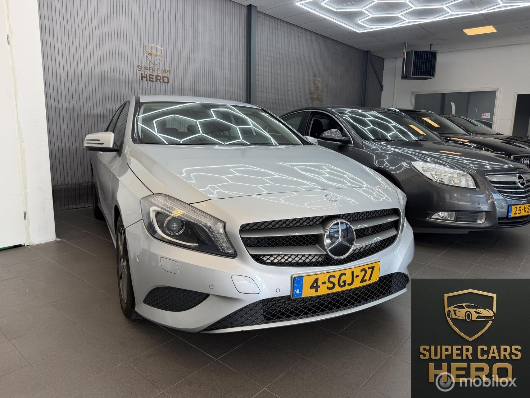 Mercedes A-klasse 180 Prestige 4U3, Voorwielaandrijving, Stof, Gebruikt, 4 cilinders