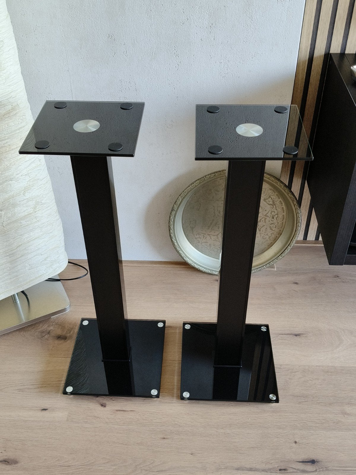 Speakerstandaards van glas en metaal