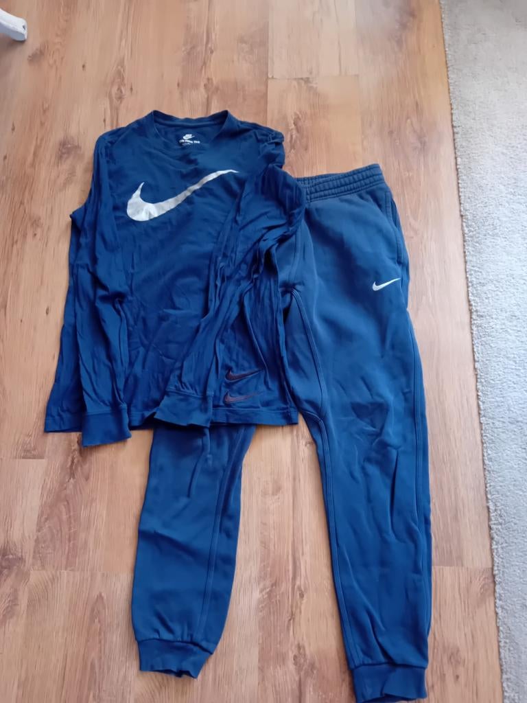 Heren Nike Joggingpak - Marineblauw - Maat S - Z.G.A.N., Kleding | Heren, Sportkleding, Blauw, Nike, Ophalen of Verzenden, Zo goed als nieuw