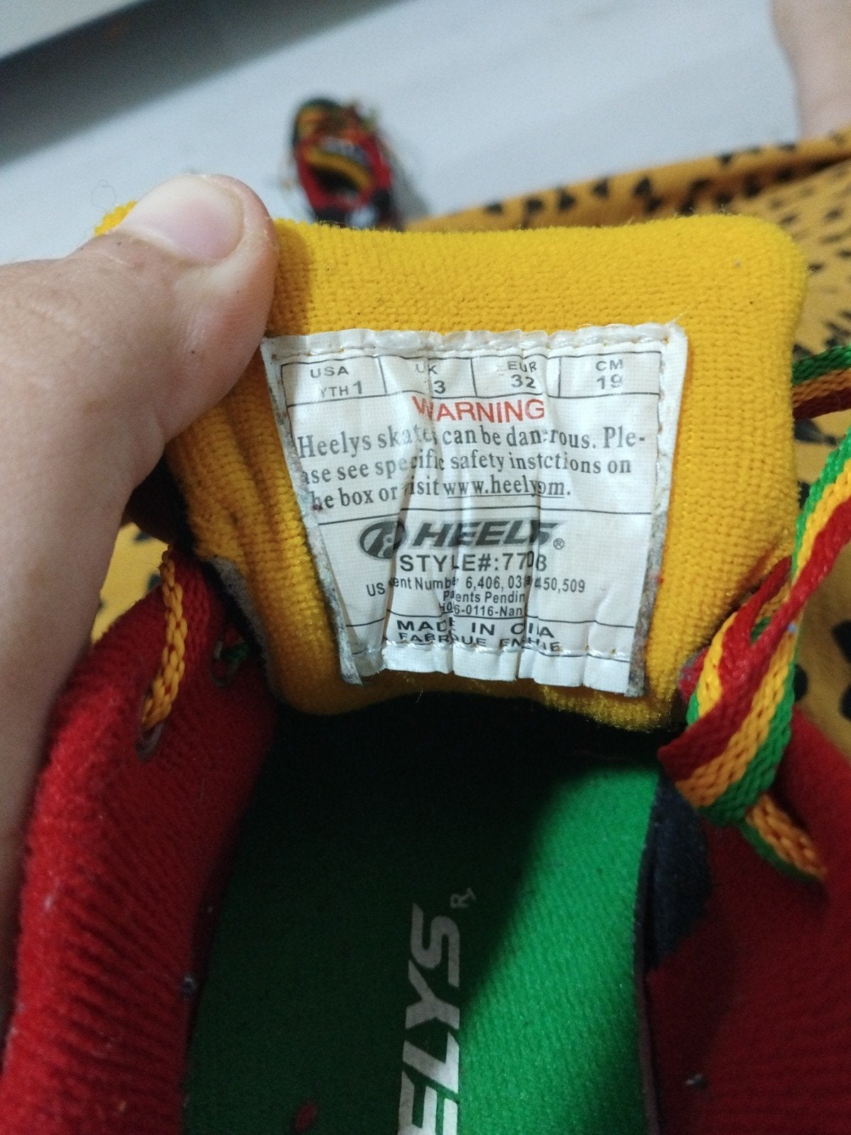 Heelys rolschoenen  - Zwart met rasta veters, Ophalen, Gebruikt, Kinderen