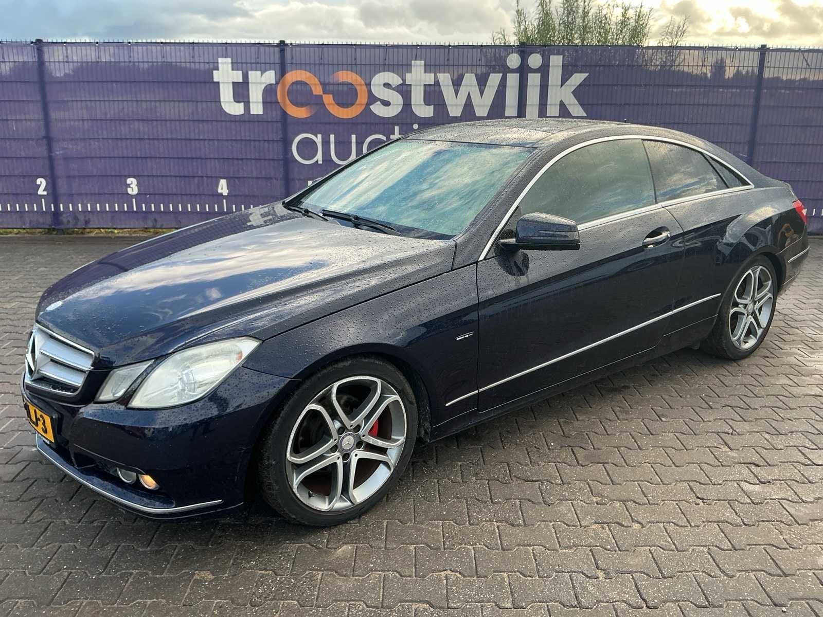 2009 - Mercedes-Benz - E-klasse Coupé - 200 CGI Elegance -, Auto's, Mercedes-Benz, Euro 5, Gebruikt, Cabriolet, Bedrijf
