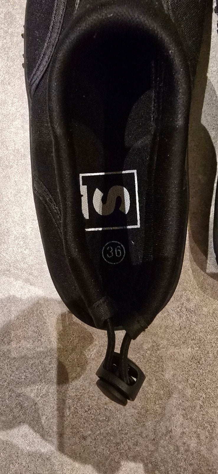 Zwarte waterschoenen maat 36, Kleding | Dames, Schoenen, Ophalen of Verzenden, Zo goed als nieuw, Zwart