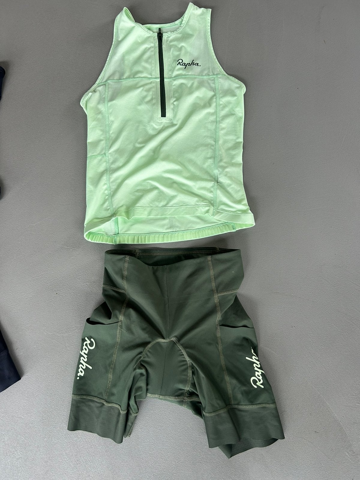 Rapha top en bib short, dames, Fietsen en Brommers, S, Ophalen of Verzenden, Zo goed als nieuw, Dames