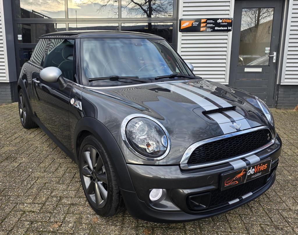 Mini Cooper S 1.6 Salt *LEDER-CLIMA-NAVI*, Auto's, Mini, Voorwielaandrijving, Euro 5, Gebruikt, Zwart