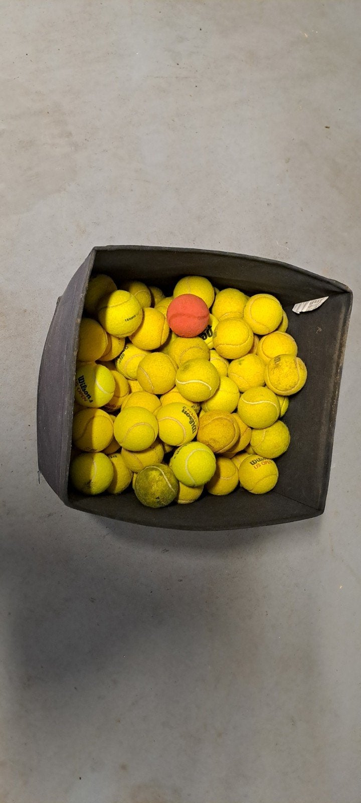 Grote partij gebruikte tennisballen (ongeveer 50 stuks), Ophalen, Gebruikt, Ballen, Wilson