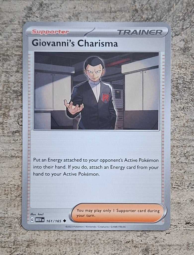 Giovanni's Charisma 161/165 - Pokémon 151, Hobby en Vrije tijd, Verzenden, Zo goed als nieuw, Losse kaart