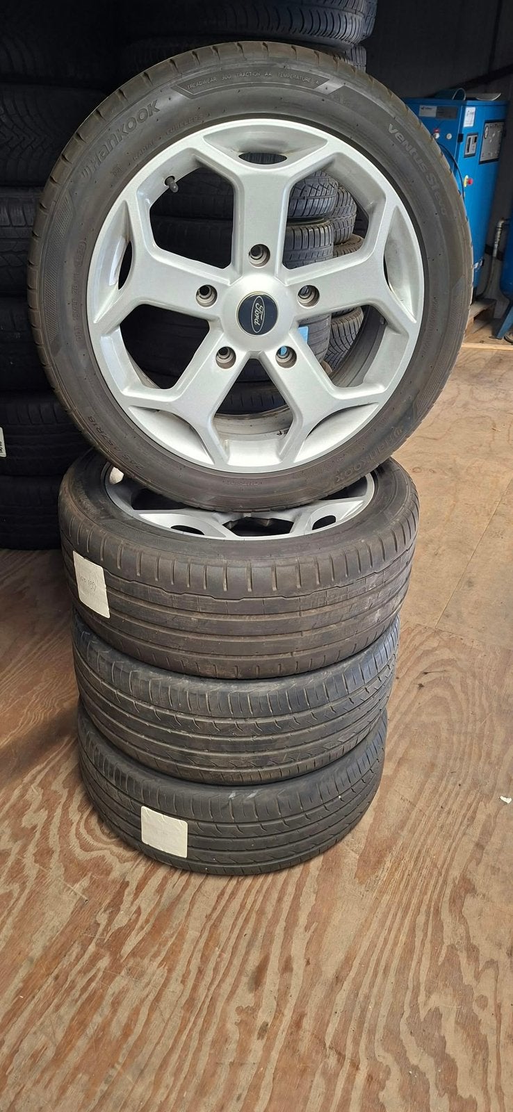 FORD TRANSIT 18 INCH L.M.V., Auto-onderdelen, Ophalen, 18 inch, 245 mm, Band(en)