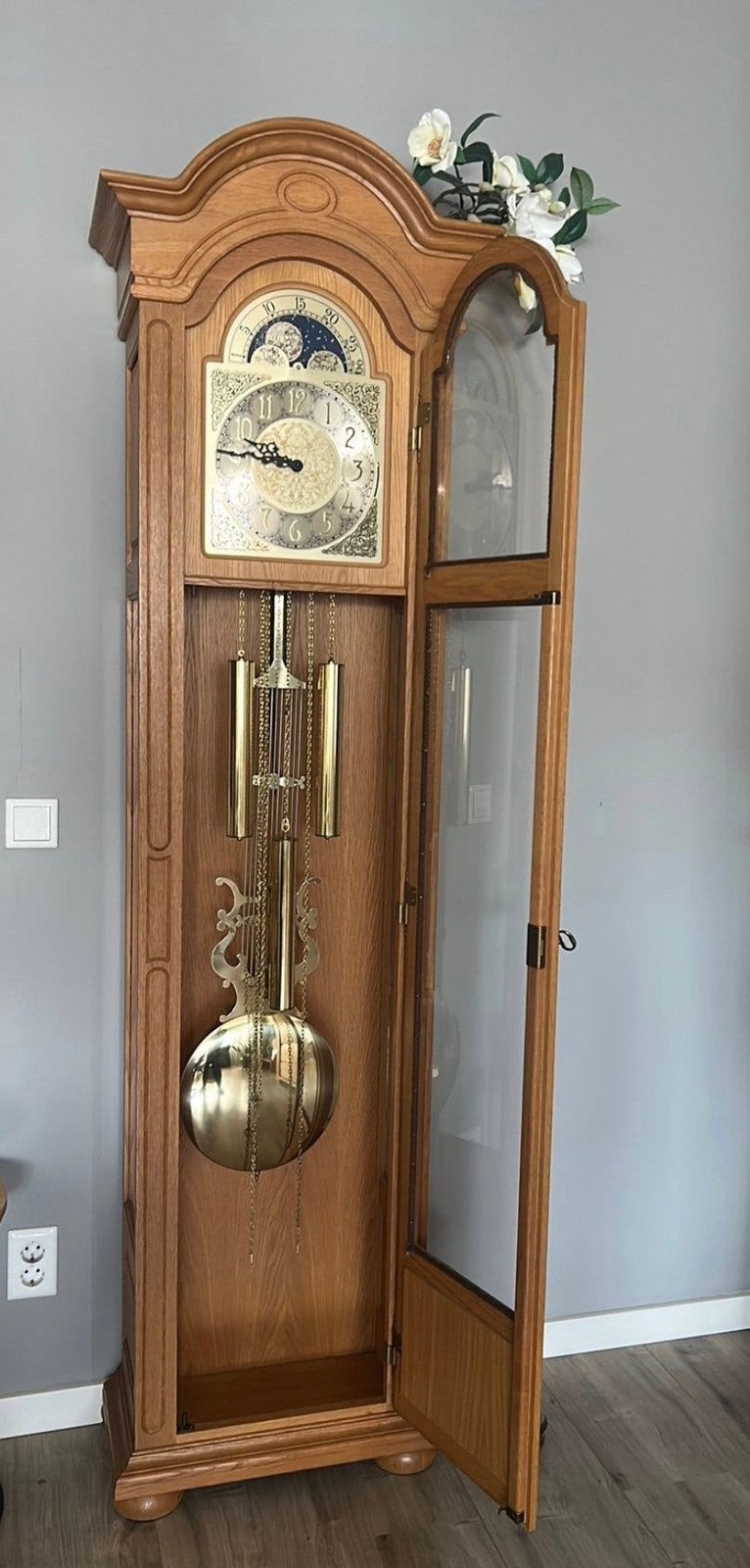 Schitterende eikenhouten, staande wandklok, Ophalen