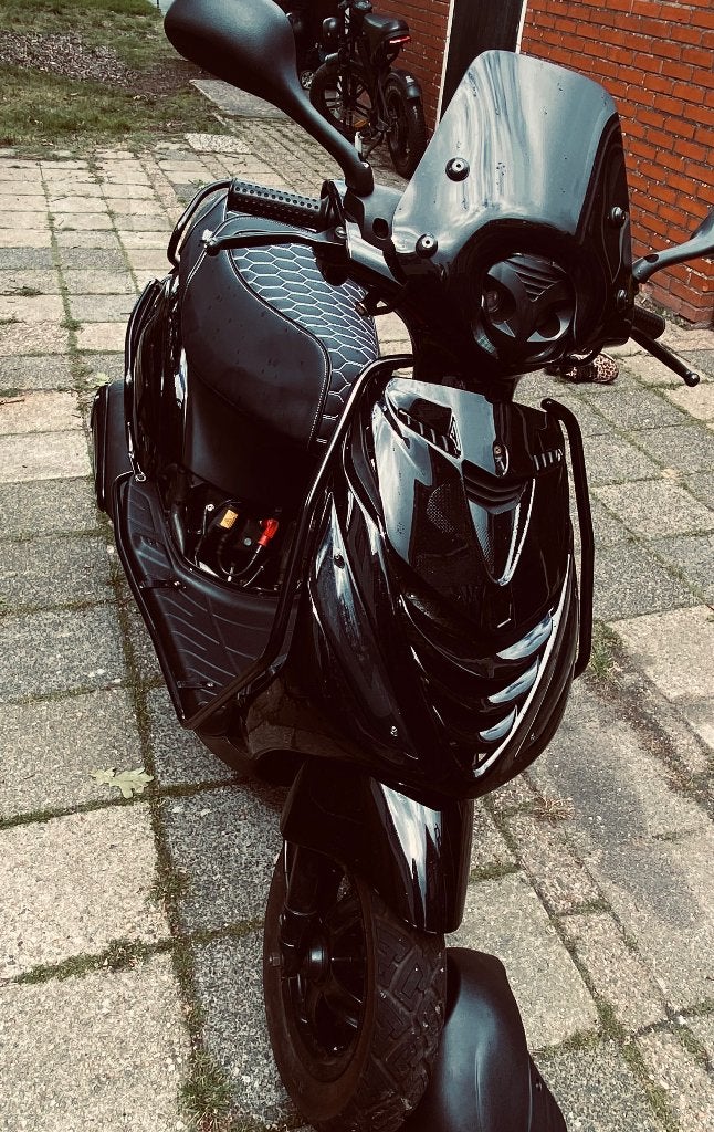 Zeer nette zip 125 2t full option alles nieuw‼️ BESCHRIJVING, Ophalen, Zo goed als nieuw, Tweetakt, Zip