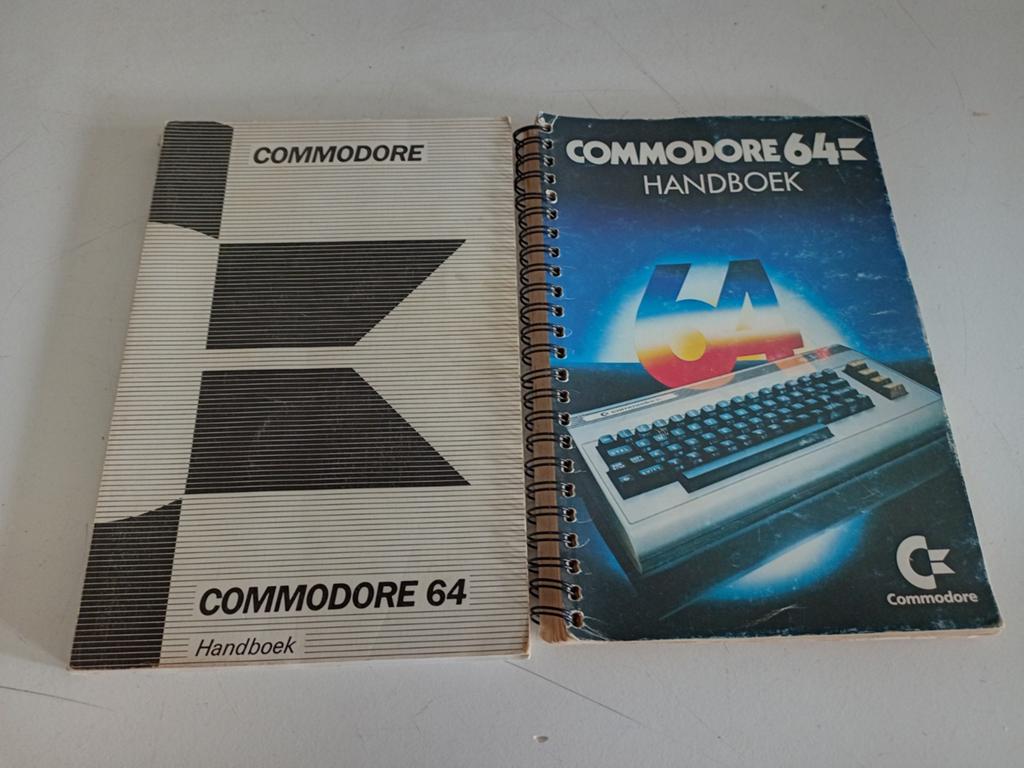 2 Handboeken commodore 64, Boeken, Ophalen of Verzenden, Beta, Gelezen