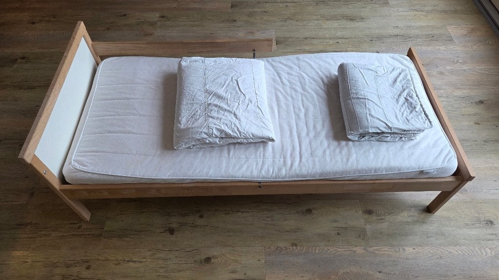 Ikea peuter bed Sniglar + Matras, 70 tot 85 cm, 140 tot 160 cm, Zo goed als nieuw, Ophalen