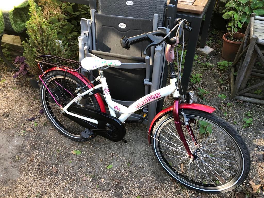Batavus kinderfiets 22 inch- rood/wit, Fietsen en Brommers, Fietsen | Meisjes, Ophalen, 22 inch, Gebruikt, Velgrem