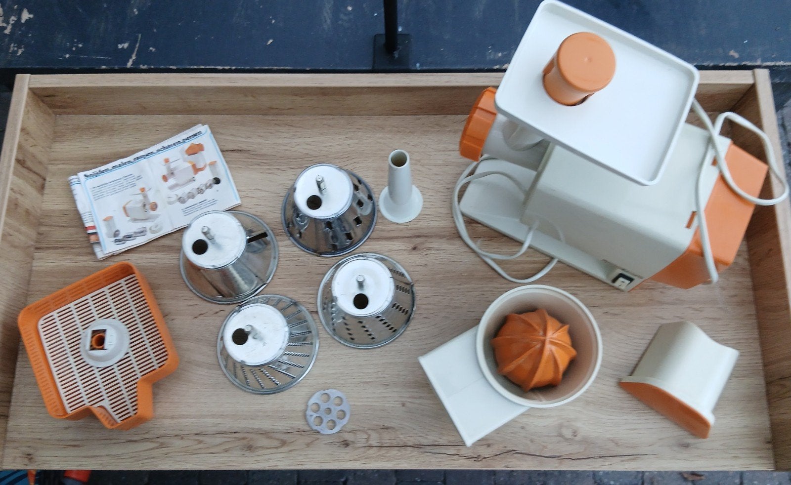 Vintage Moulinex keukenmachine met diverse accessoires, Minder dan 1 liter, Ophalen of Verzenden, Gebruikt, 1 snelheid