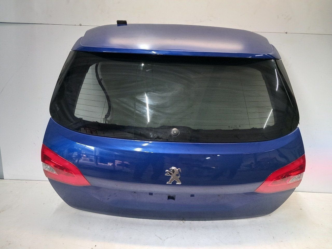 Achterklep Peugeot 308, Onderdelen@venauto.nl, Van der Ven Autorecycling B.V., Gebruikt, Ettenseweg 76, 4706 PB Roosendaal, The Netherlands