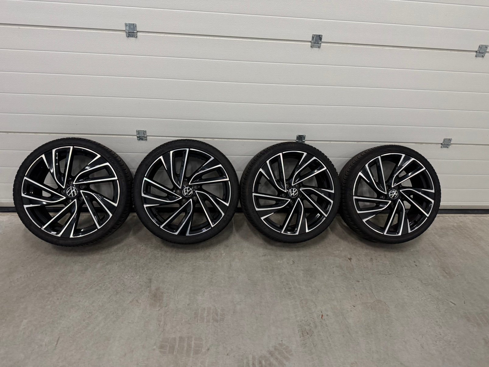 Org. 19" Adelaide velgen + 235/35R19 Hankook Allseason, Gebruikt, Velg(en), 235 mm, All Season