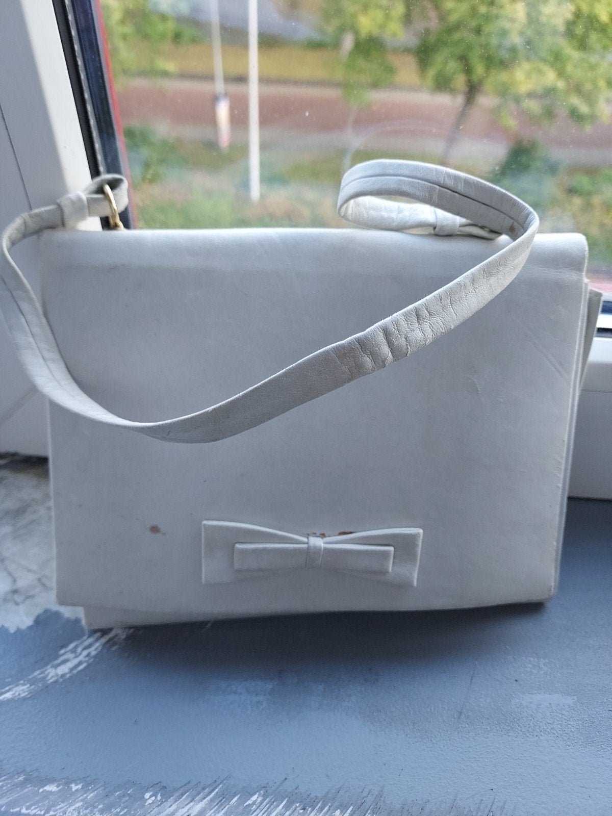 Witte Avondtasje met Strik - Elegant en Compact, Ophalen of Verzenden, Zo goed als nieuw